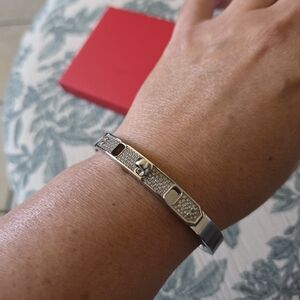 ✨️EUC Henri Bendel Silver Bangle with Swarovski Crystals✨️